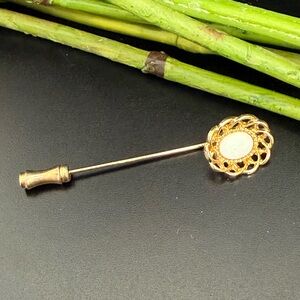 Vintage Unsigned Gold-tone Oval Opal Cabochon Stick Pin 2.9g.